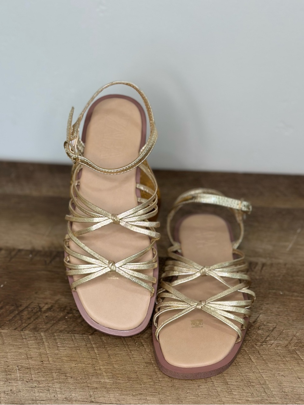 ZARA Casual FASHION Flats STARFIT
Foam Insole GOLD Color Sz 35/5 Summer